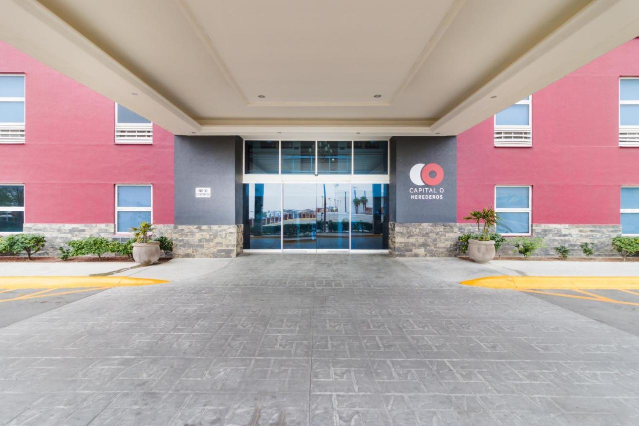 Capital O Hotel Herederos, Piedras Negras Extérieur photo