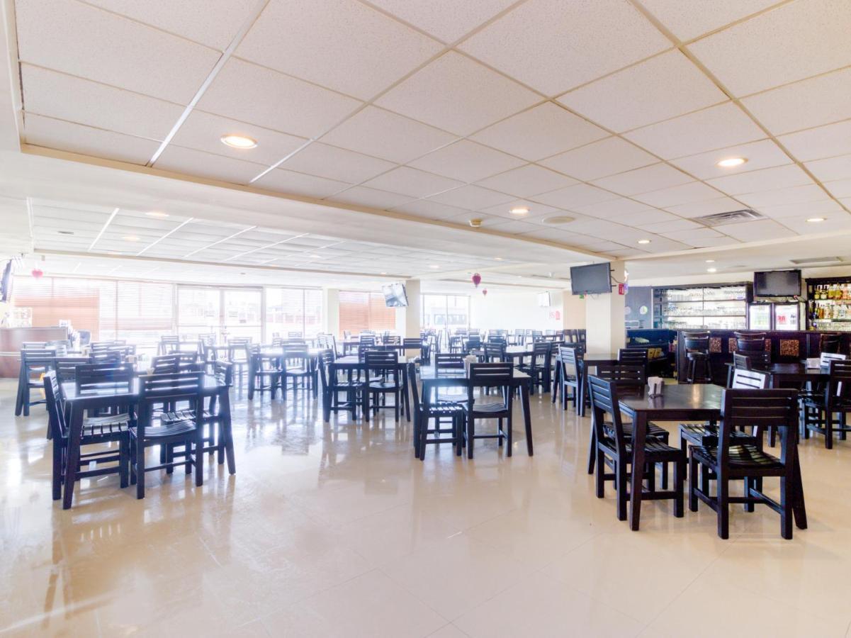 Capital O Hotel Herederos, Piedras Negras Extérieur photo
