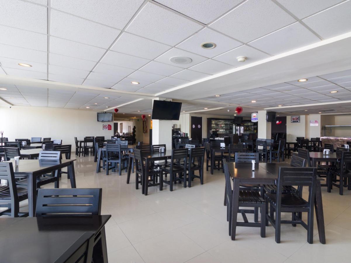 Capital O Hotel Herederos, Piedras Negras Extérieur photo